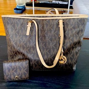 Michael Kors tote bag and matching wallet
